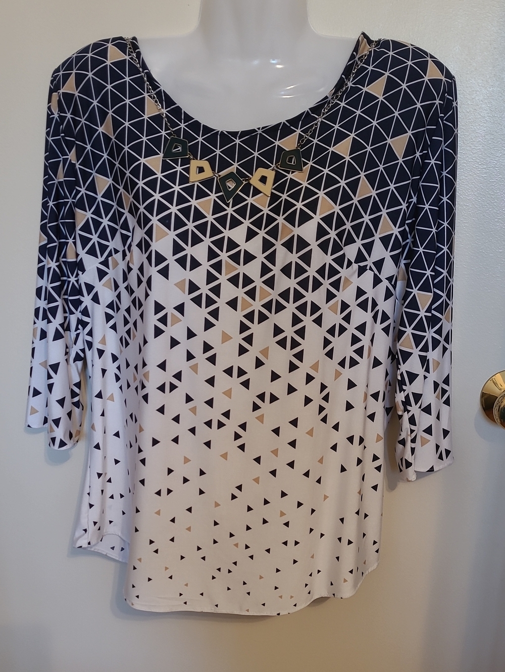 Women's Geometric Print Scoop Neck Top - Cream and Black